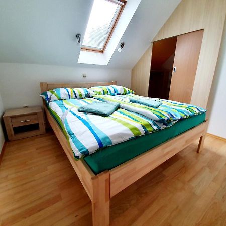 Apartmany Srni U Hlinska Глінско Екстер'єр фото